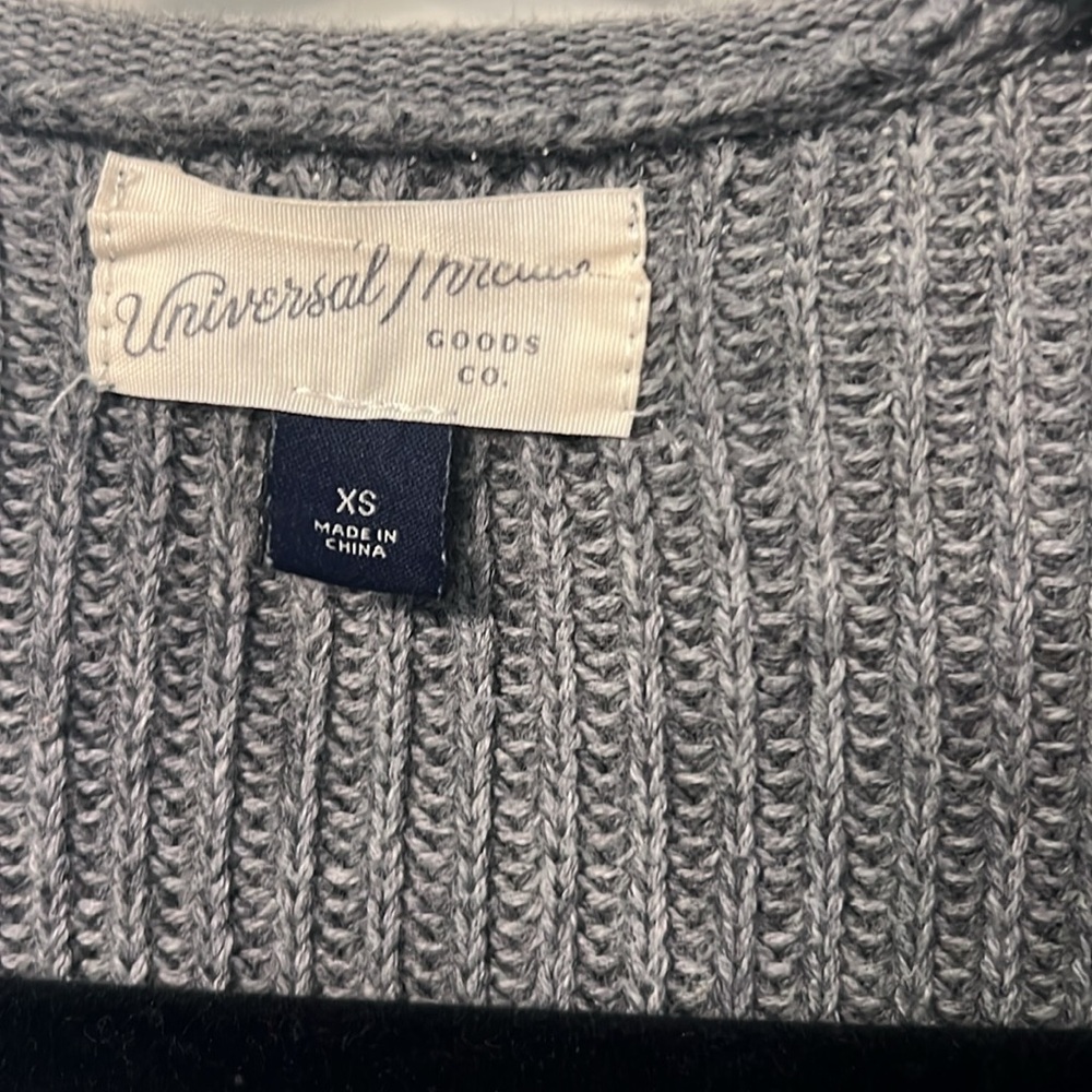 Sweaters - Picture 2 of 8